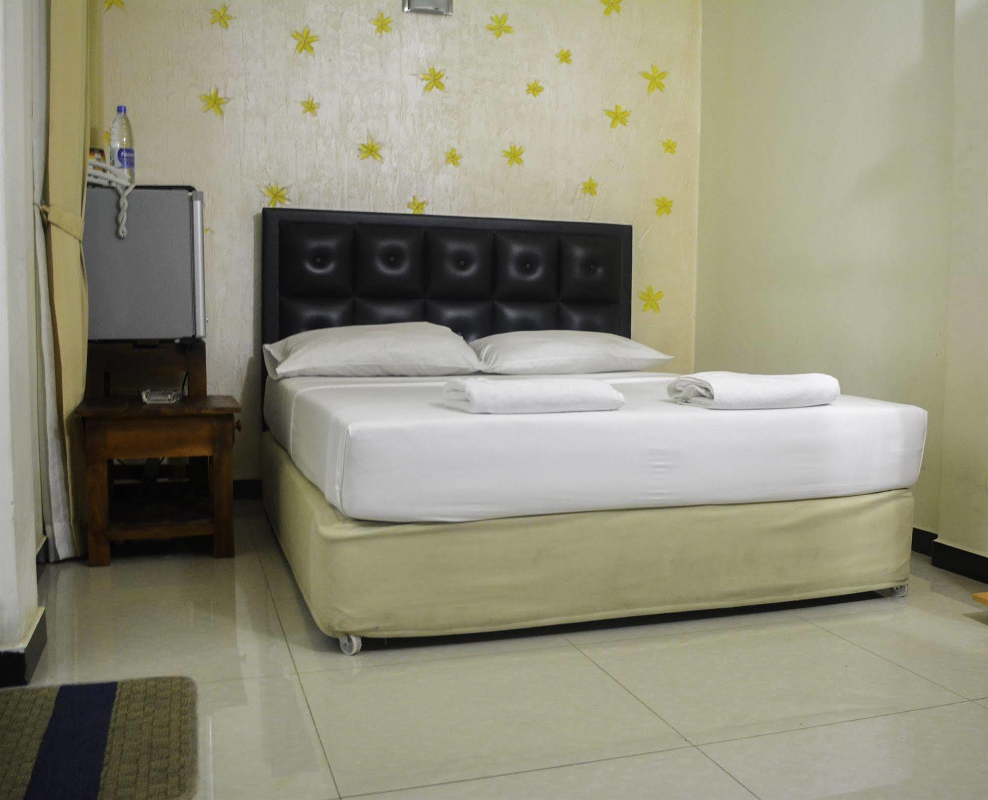 Saasha City Hotel Коломбо Экстерьер фото